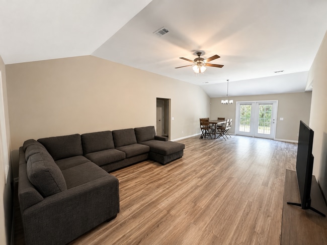 Photo - 58 Sparrow Ln