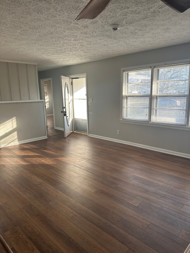 Photo - 205 Mc Crary Dr