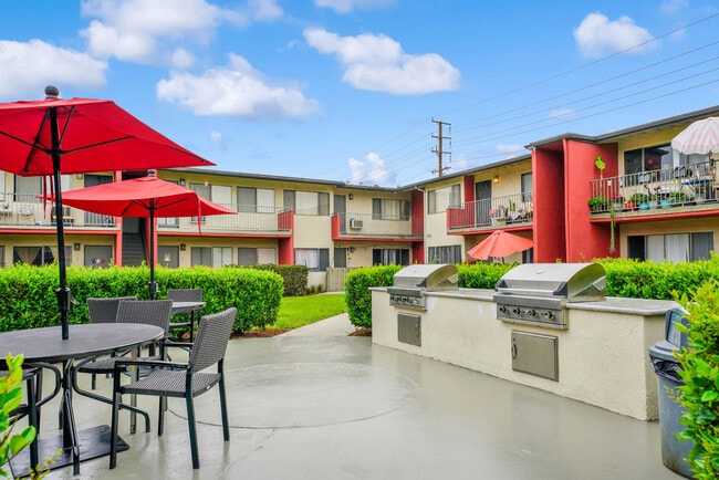 Sunset Square Apartments