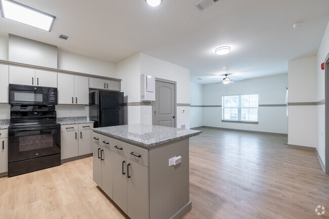 1BR, 1BA - 728SF - Kitchen
