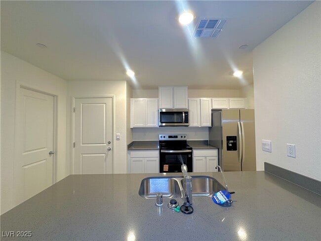 Photo - 6108 Hibiscus Gdn St