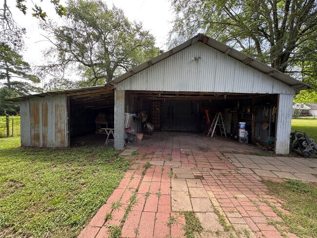 Photo - 2300 Bowler Rd