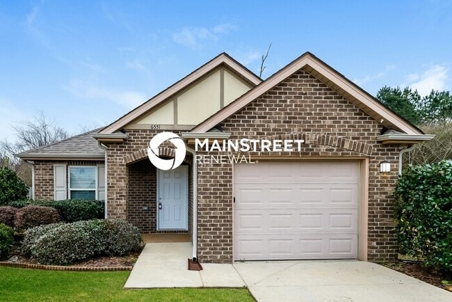 3 Bedroom Pet-Friendly Home in MCCALLA, AL with Main Street Renewal - 3 Bedroom Pet-Friendly Home in MCCALLA, AL with Main Street Renewal