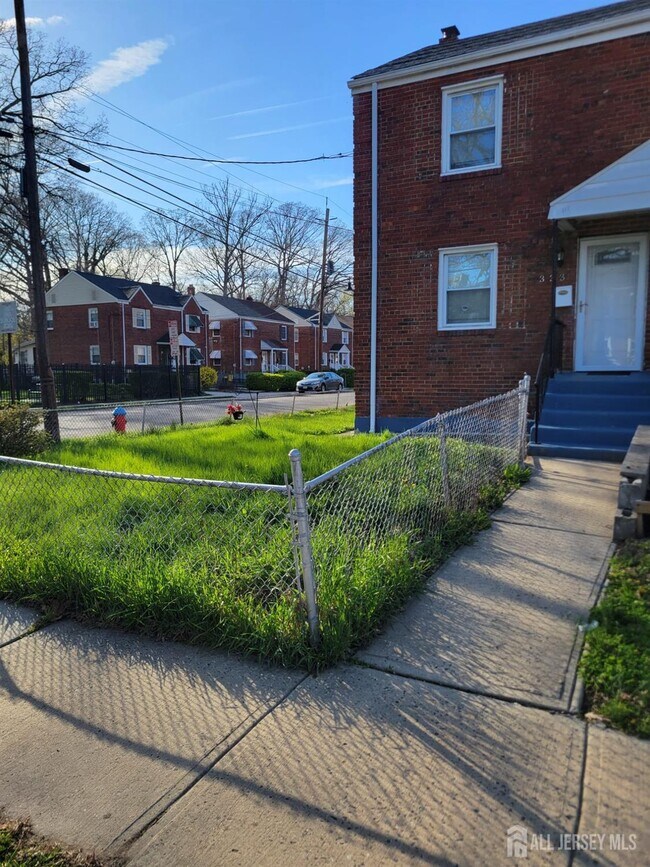 Photo - 333 Brinton Ave