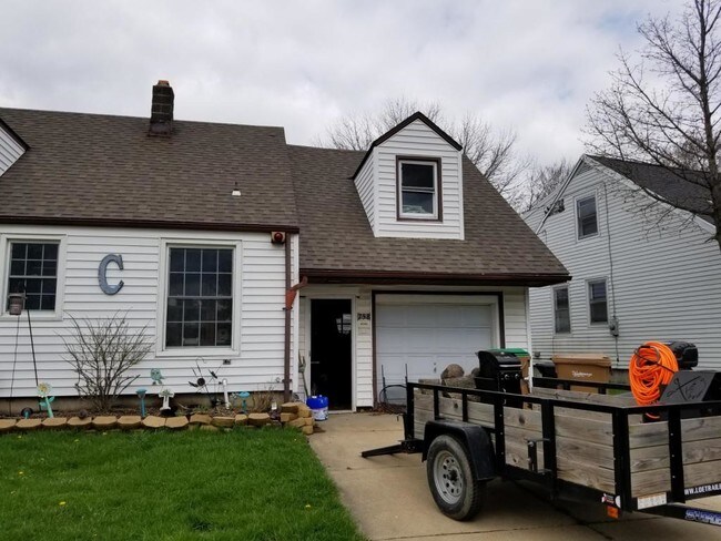 Photo - 758 S Huth Rd