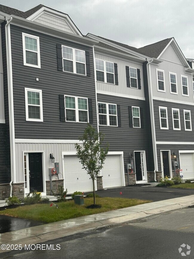 Building Photo - 7 7th St Rental