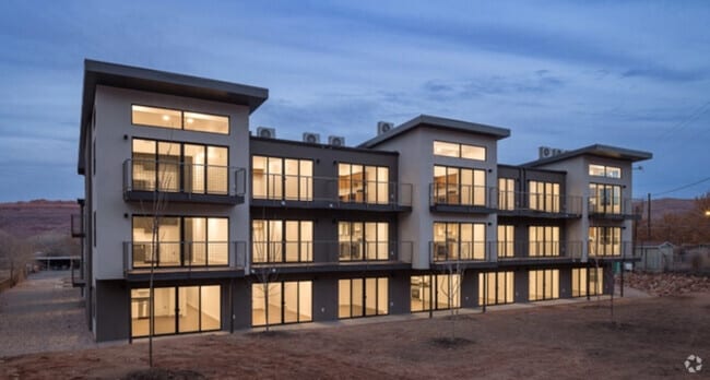 Building Photo - 443 Kane Creek Blvd Unit B210 Rental