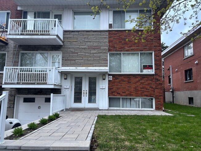 Building Photo - 625 Pl Fleury Unit 625 Place Fleury