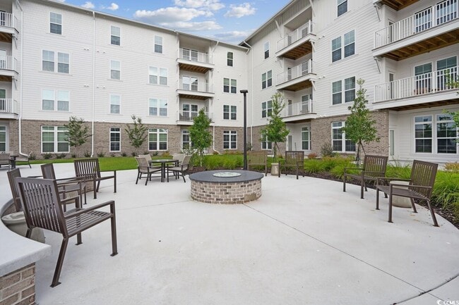Building Photo - 147 Laurenco Loop Rental