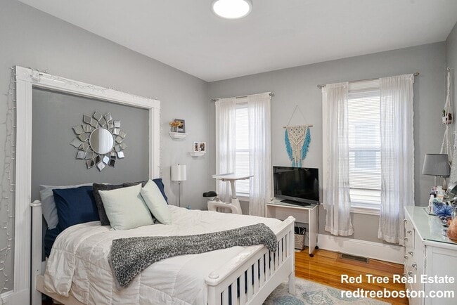 Photo - 12 Dalrymple St Unit 1