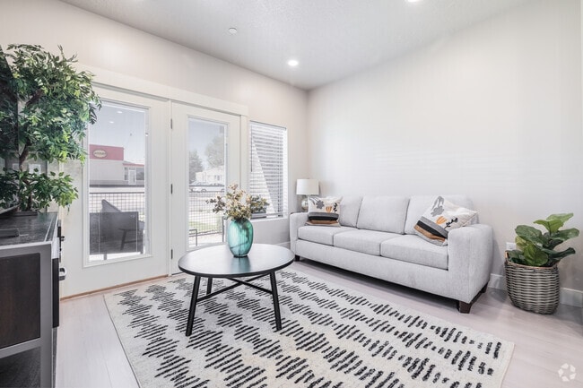 1BR, 1BA - 622SF - Living Room