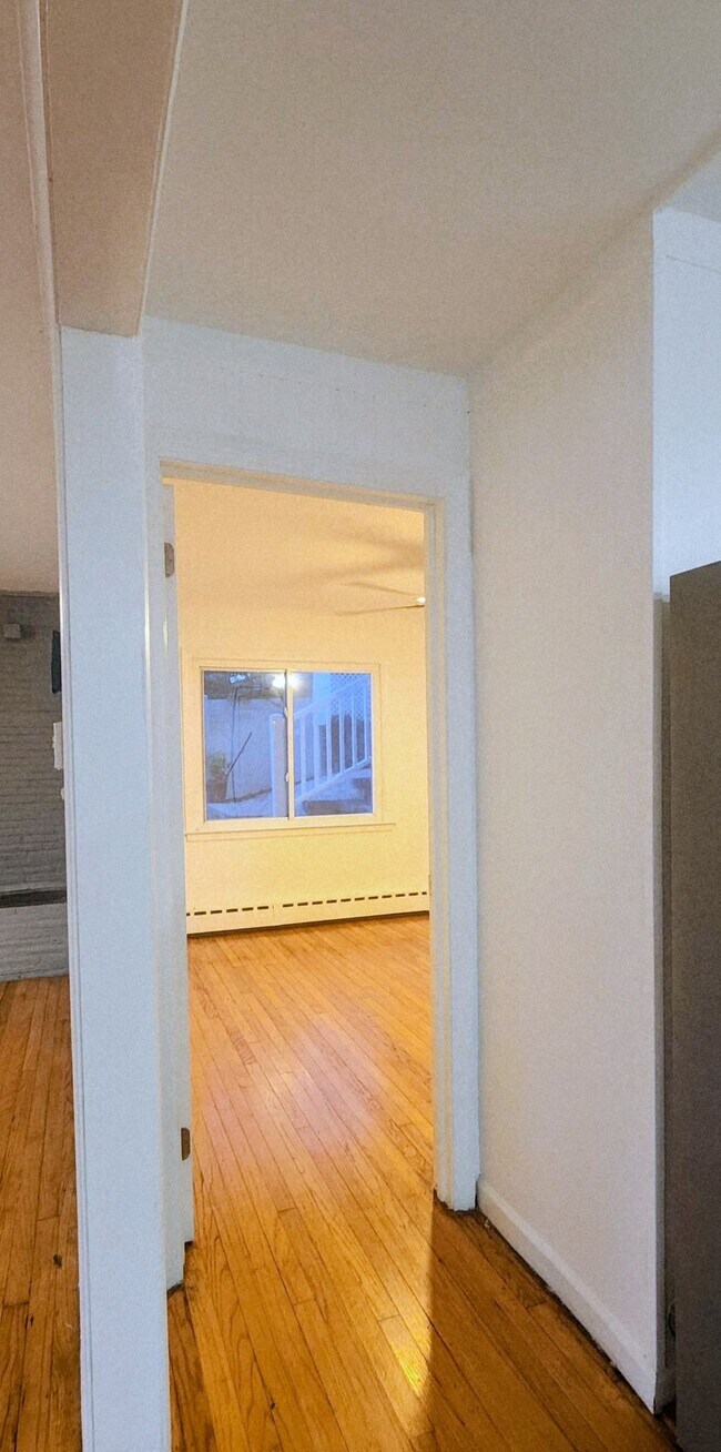 189 Shore Dr Unit 1st Floor