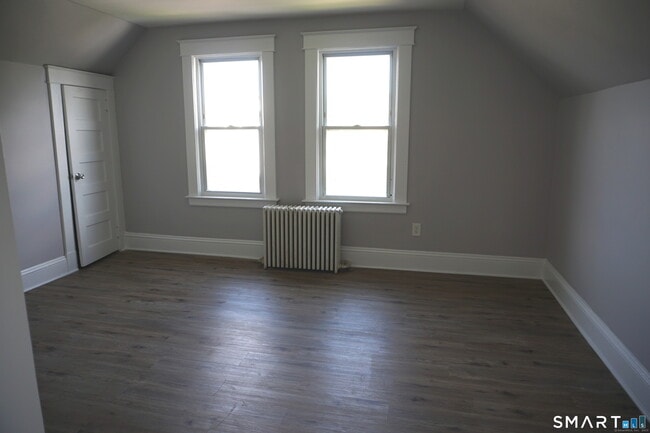 Photo - 3371 Main St