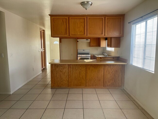 Photo - 3 Bedroom 2 Bedroom READY NOW!
