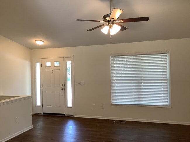 Photo - 807 Mill Run Dr