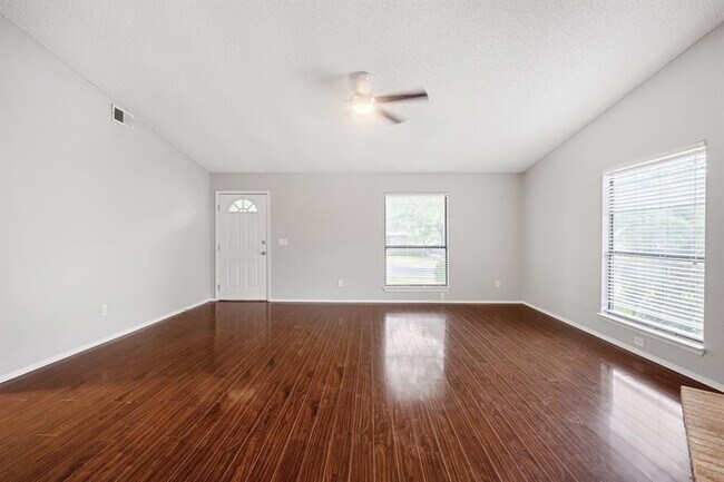 Photo - 11605 Gungrove Cir