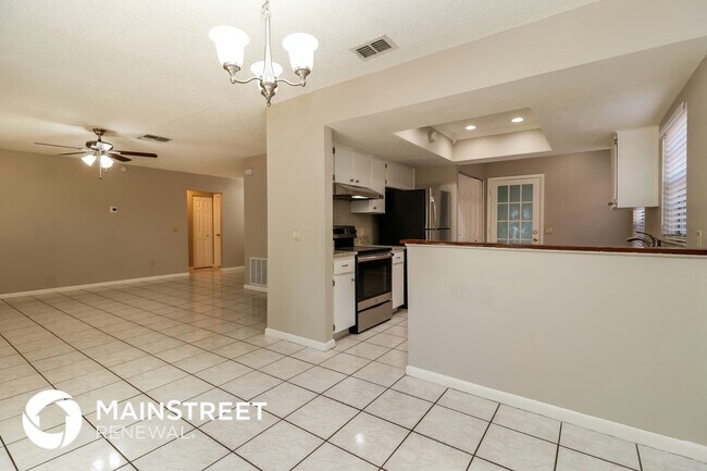 Photo - 207 Regal Park Dr