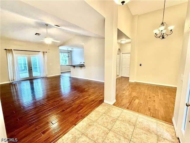 Photo - 1466 Argyle Dr
