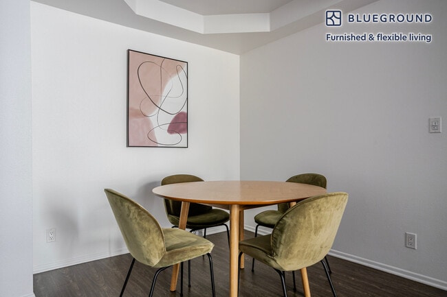 Photo - 345 Cloverdale Ave Unidad FL1-ID1377