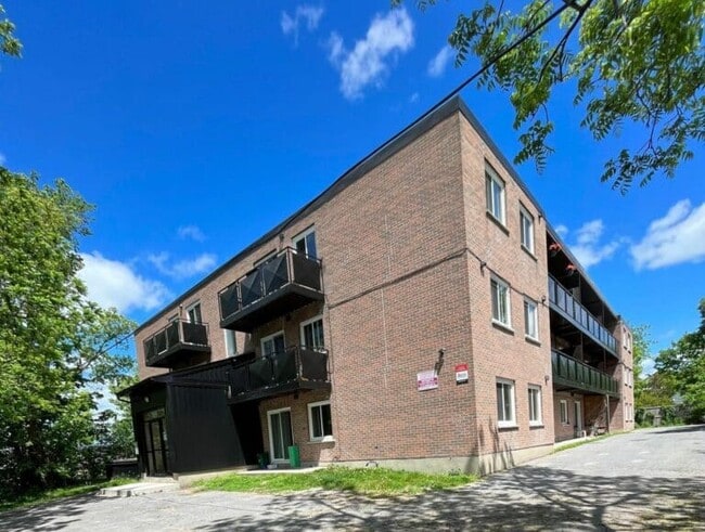 Building Photo - 385 Division St Unit 307