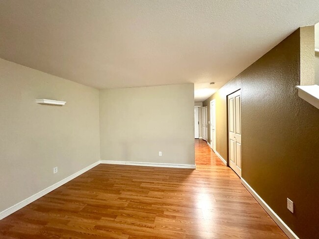 Photo - 412 Center Rd