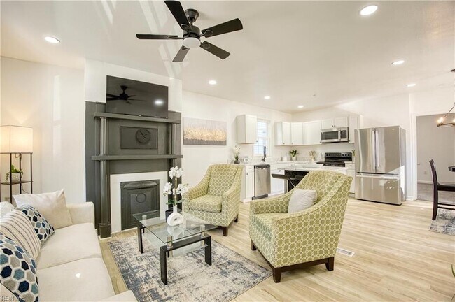 Photo - 910 Rugby St