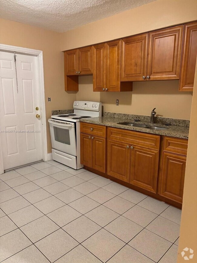Building Photo - 6317 Pierce St Unit 1-2 Rental