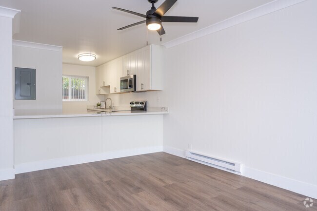 2BR, 1BA - 945SF - Dining Room
