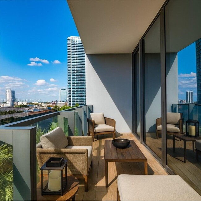 Photo - 88 SW 7th St Unit 806