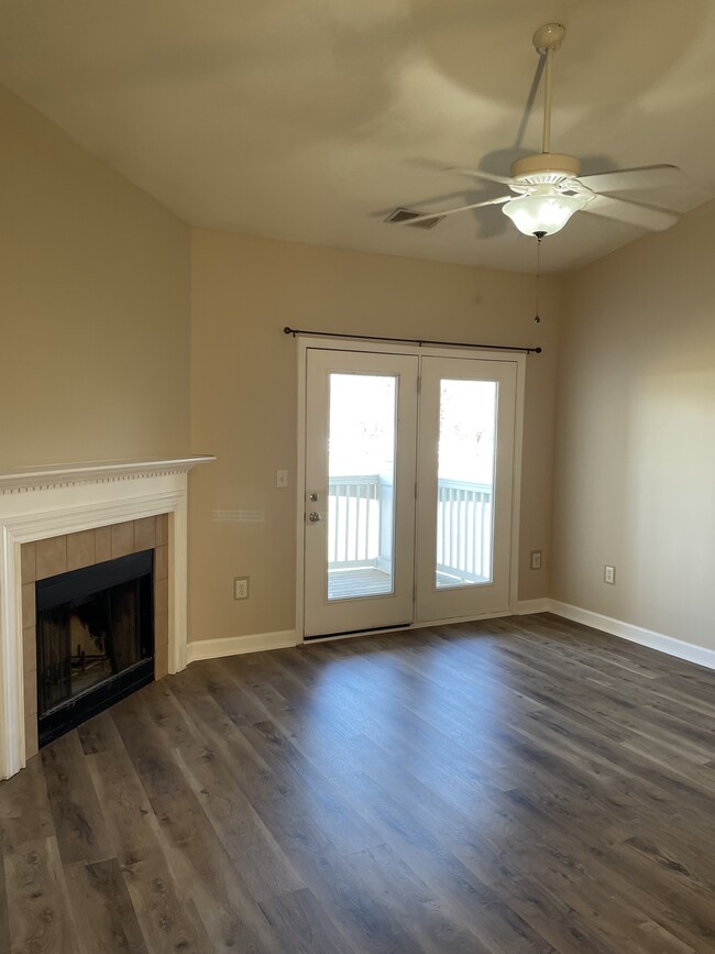 Building Photo - 17023 Doe Valley Ct Unit 3