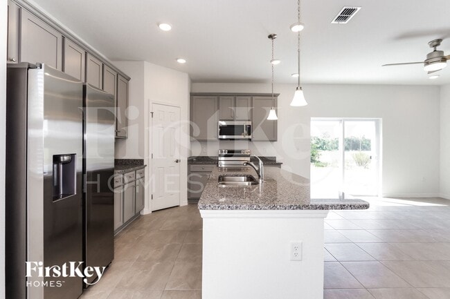 Photo - 340 Corbel Ln