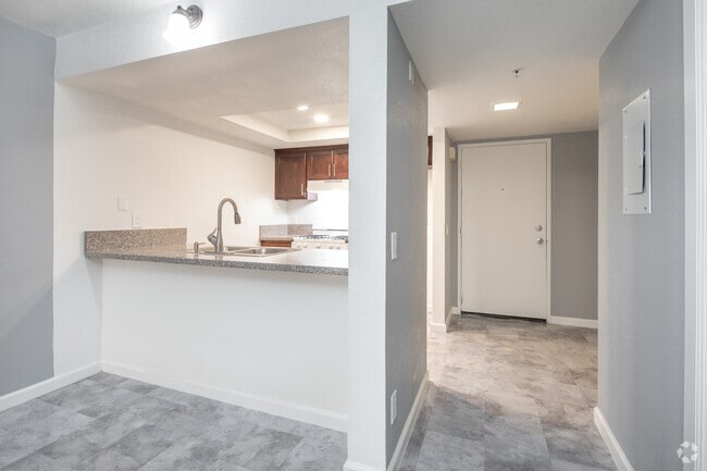 1BR, 1BA - 750SF - Dining/Kitchen