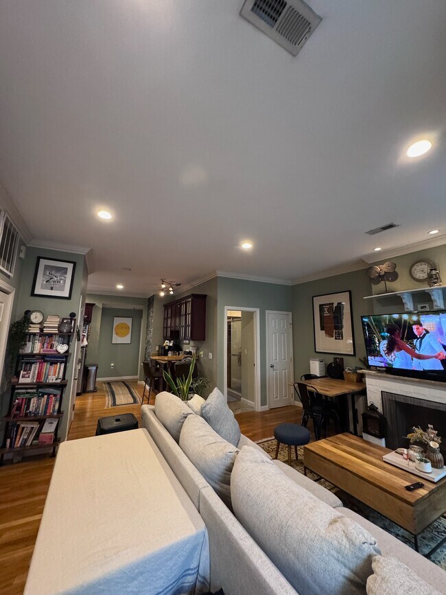 Photo - 127 Heath St Unit #2