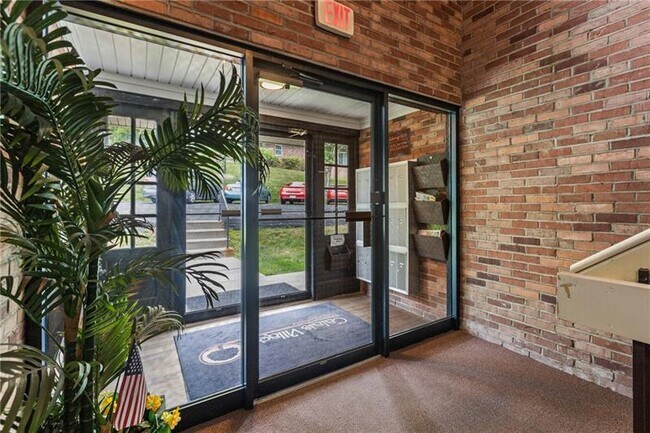 Photo - 609 Calais Dr