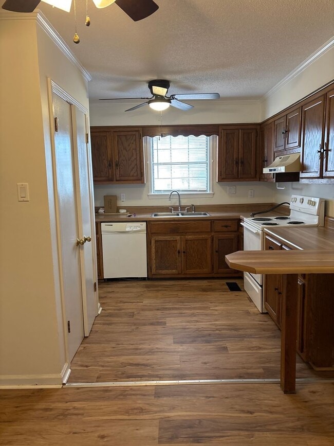 Photo - 00402 Unidad LEFT