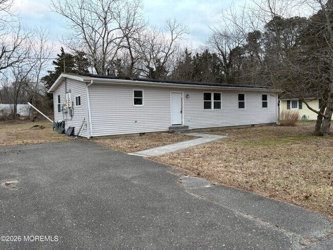 Photo - 105 Floyd Ln