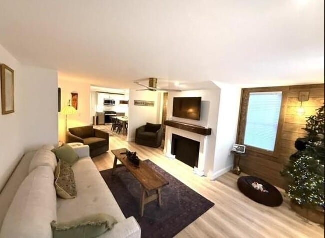 Photo - 2895 White Mountain Hwy