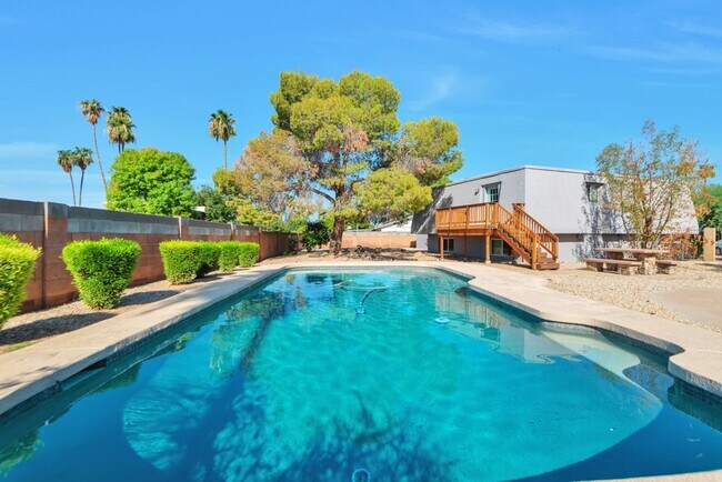 Photo - 1735 E La Jolla Dr