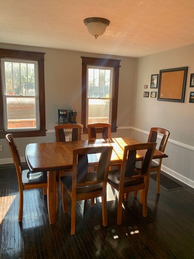 Photo - Beautiful 5 bedroom Home Located Near IU! ...