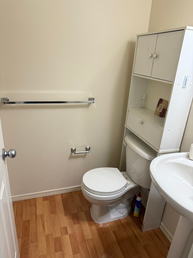 Photo - 1608 Hollow Dale Pl Unit B