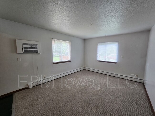 Building Photo - 209 Baltimore St Rental