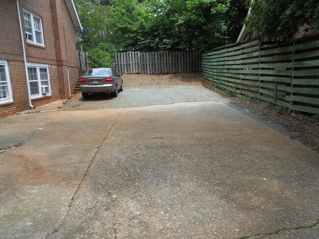 Photo - 1535 Gordon Ave Unidad Apt #A/B