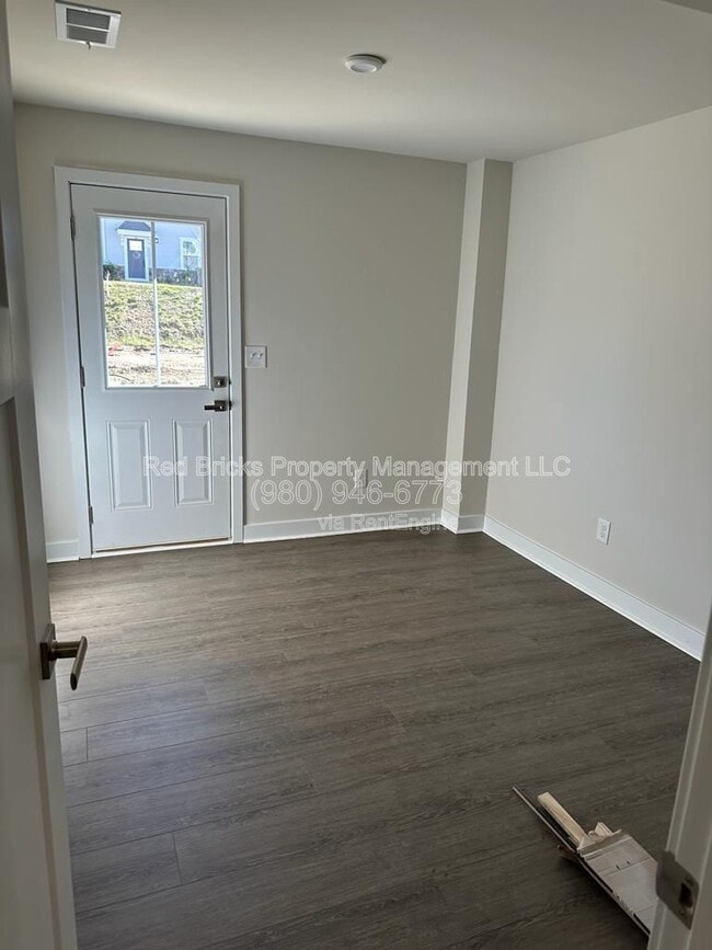 Photo - 1728 Aspire St