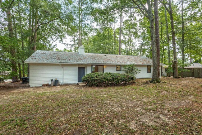 Photo - 913 Tamarack Ave