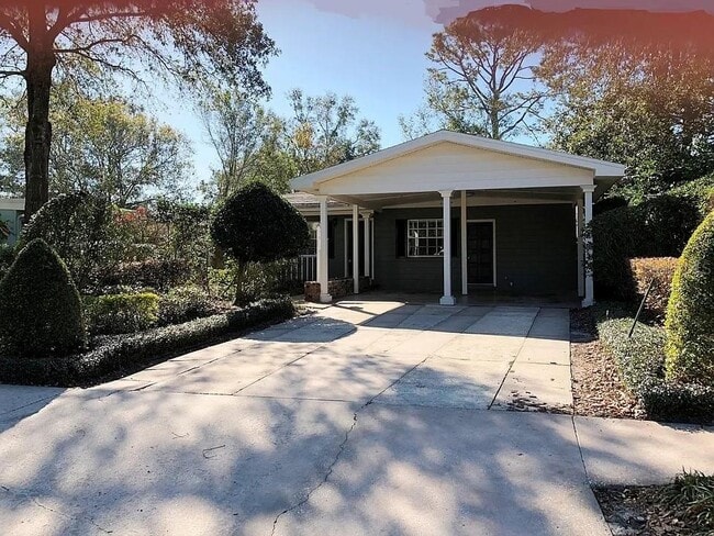 Building Photo - 1540 Oneco Ave