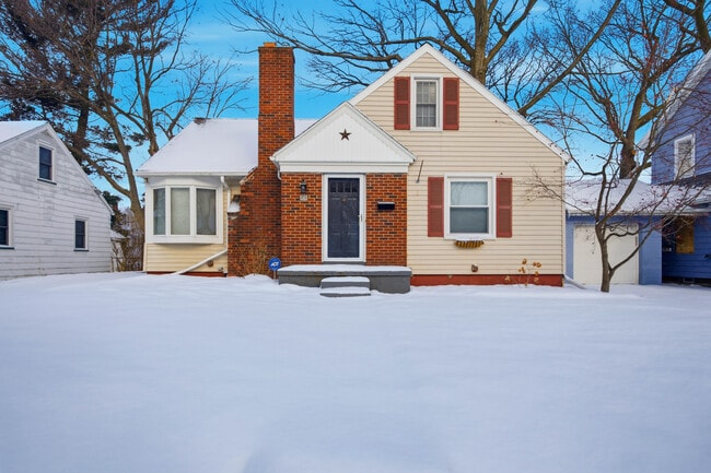 Photo - 406 Tarrington Rd