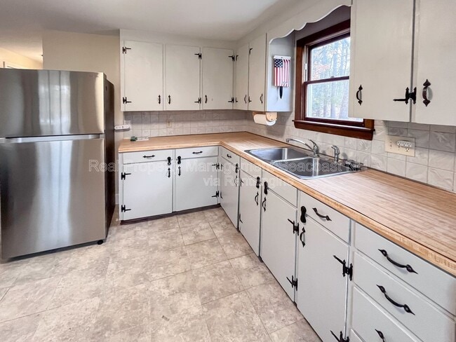 Photo - 241 Mallego Rd