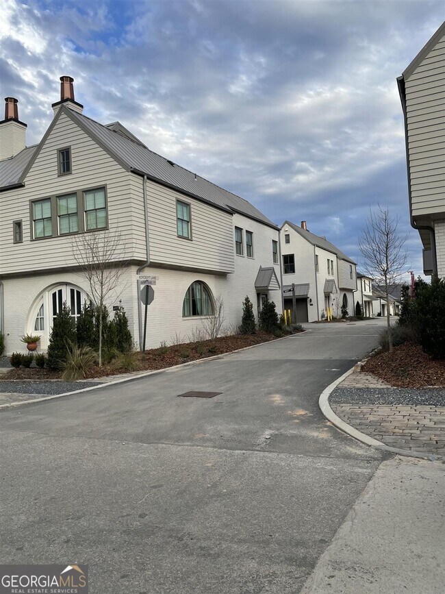 Photo - 460 Heatherden Ave