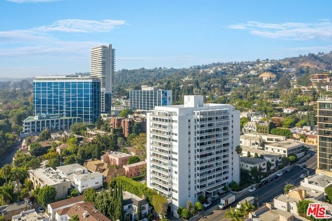 Building Photo - 999 N Doheny Dr Unit 708