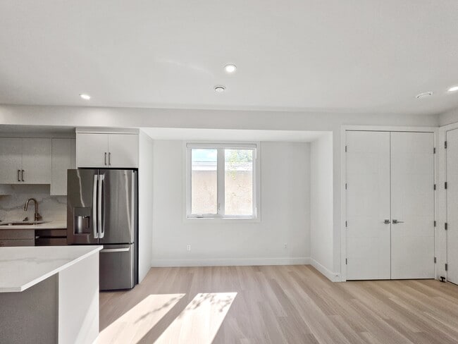 Photo - 7412-7434 34 Ave NW